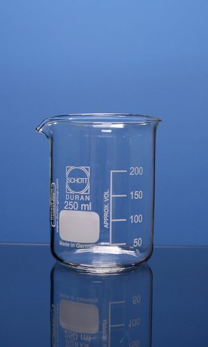 Laboratory beaker, low form