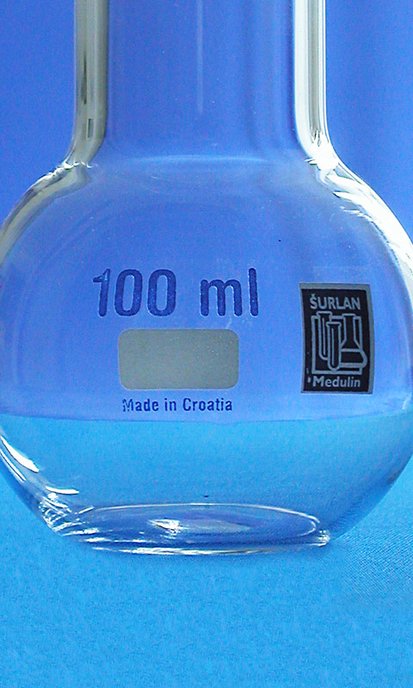 Tikvica ravno dno, kratko široko grlo